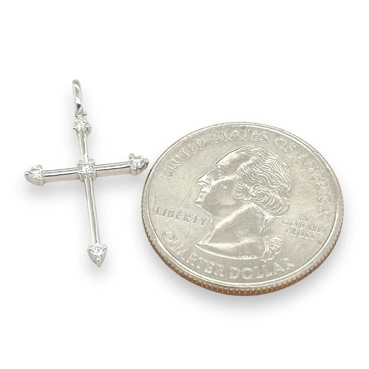 18K W Gold I/SI1 0.12ctw Diamond Cross