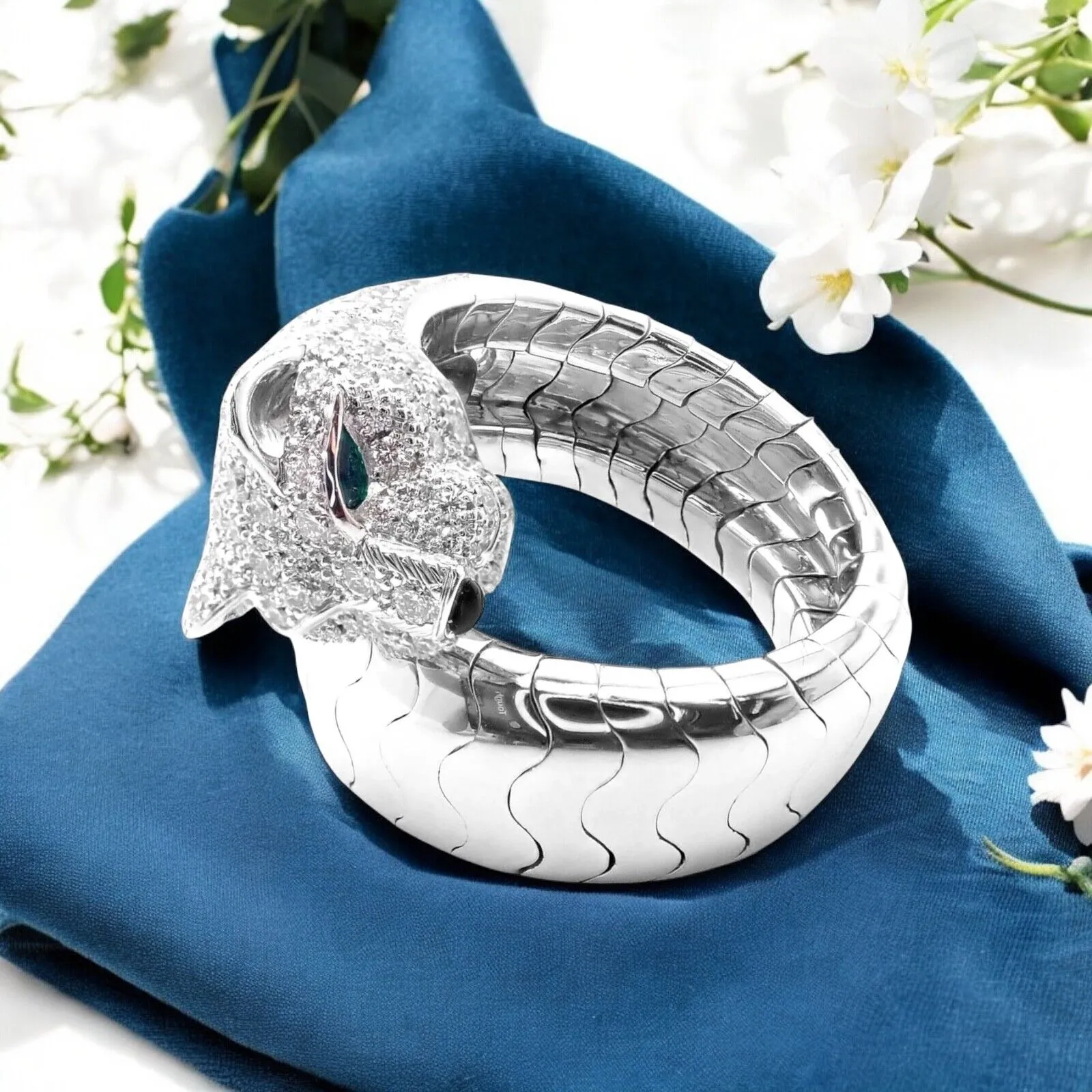 Authentic! Cartier Panther 18k White Gold Diamond Emerald Onyx Band Ring Cert.