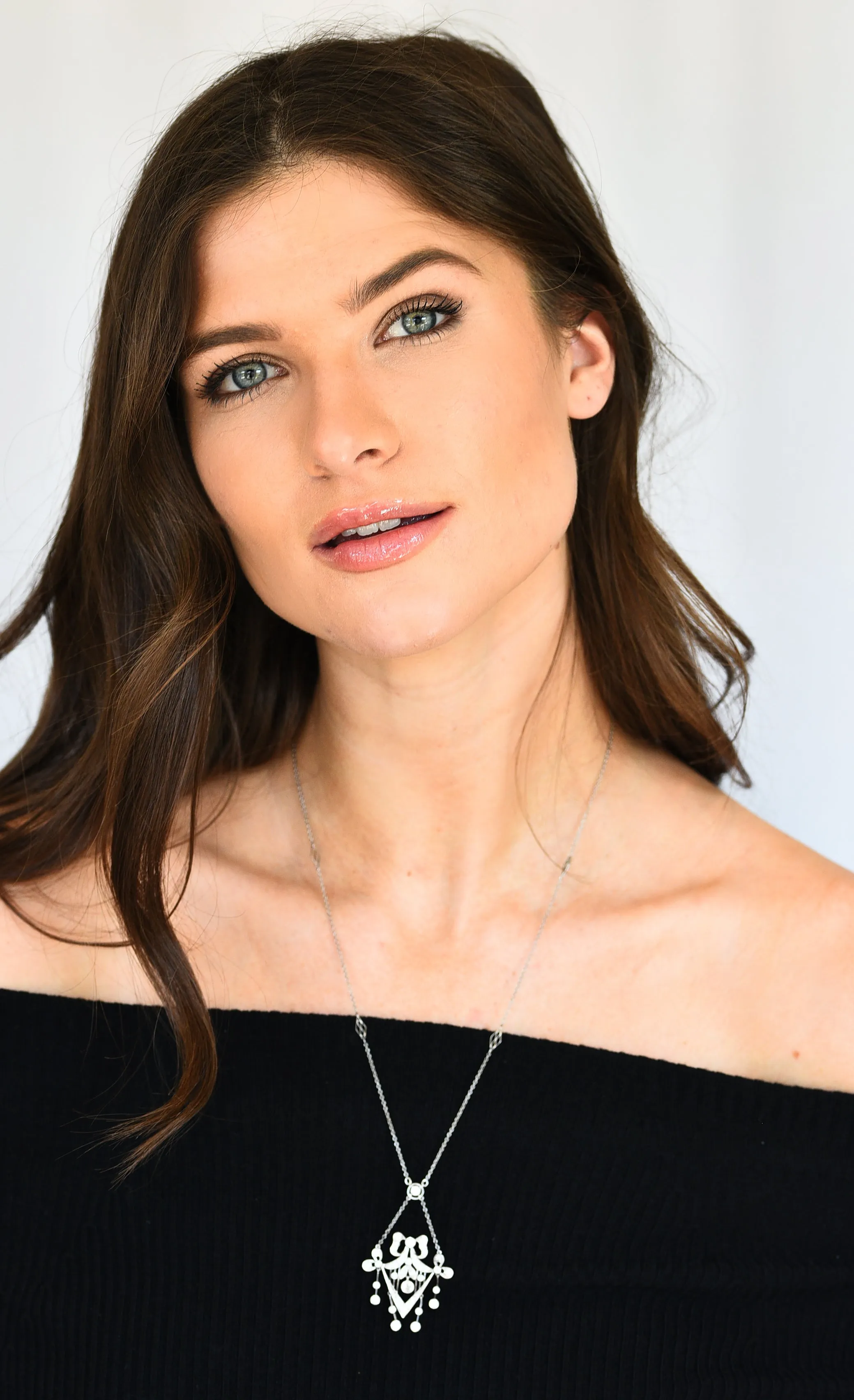 Belle Epoque Diamond Platinum Ribboned Bow Station Necklace