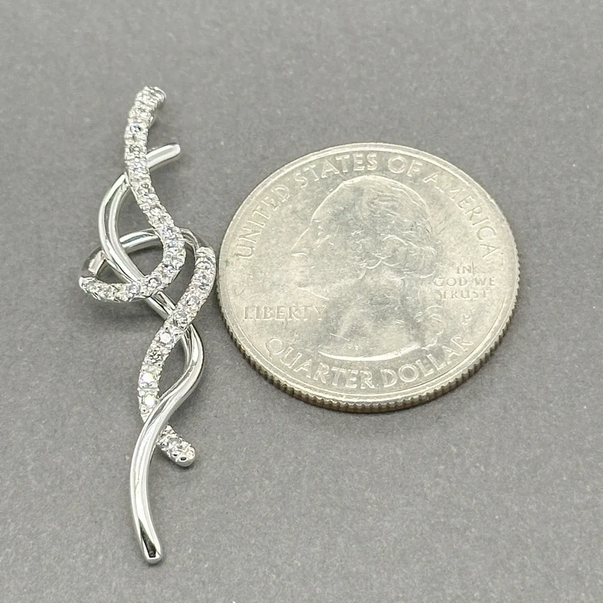 Estate 14K W Gold 0.16ctw Diamond Abstract Pendant