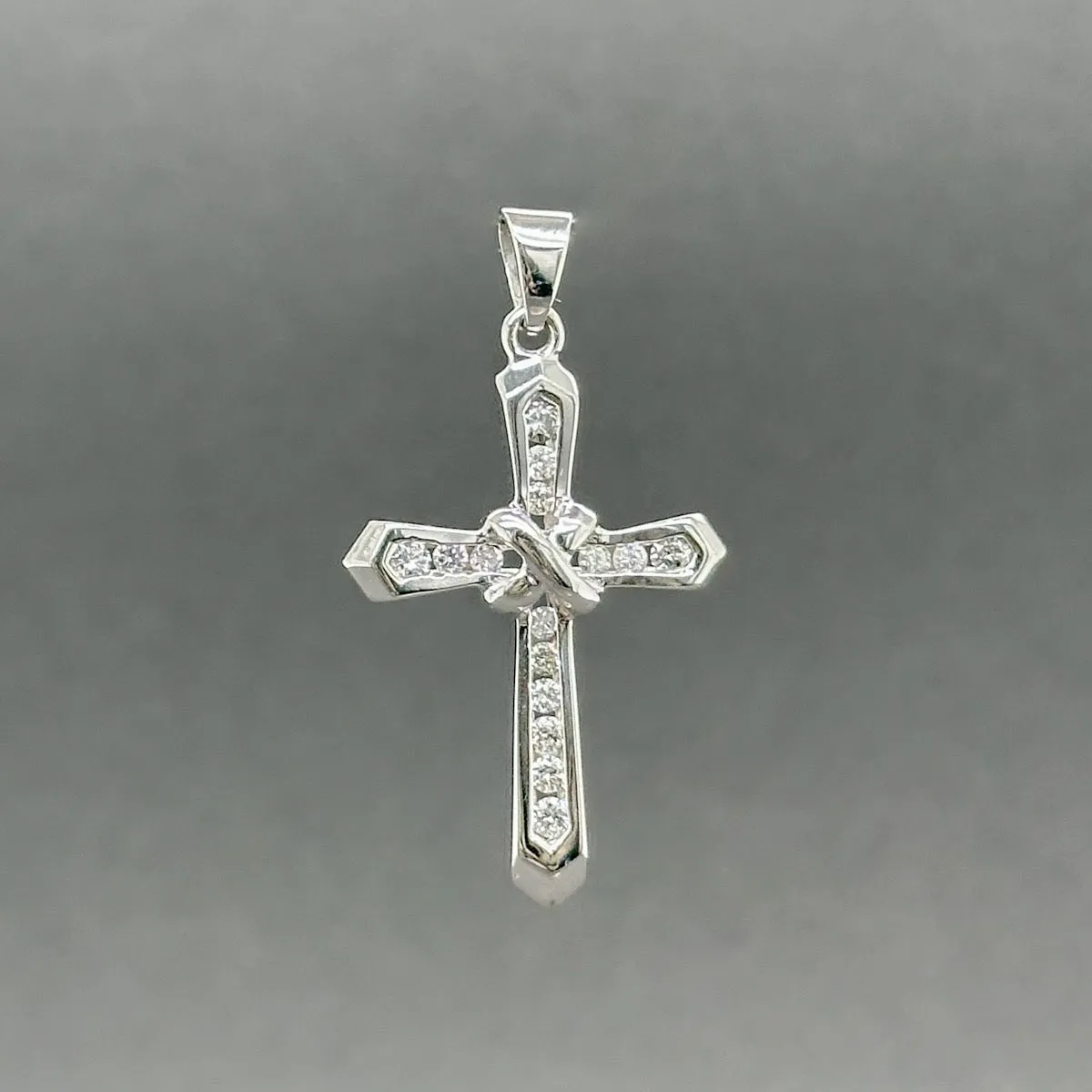 Estate 14K W Gold 0.24ctw H-I/SI2-I1 Diamond Cross Pendant