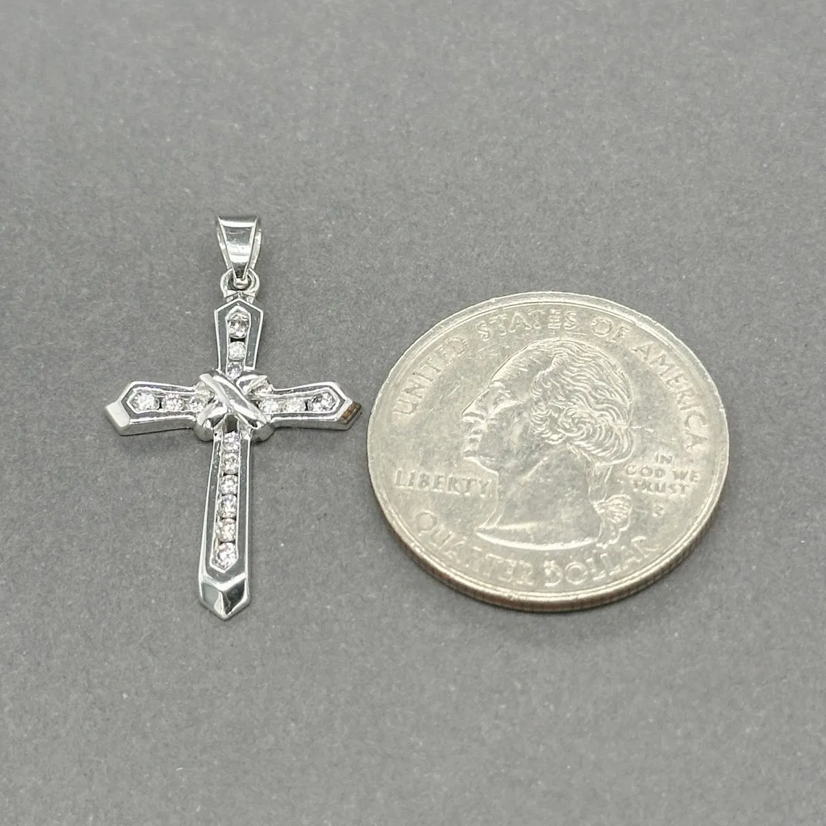 Estate 14K W Gold 0.24ctw H-I/SI2-I1 Diamond Cross Pendant