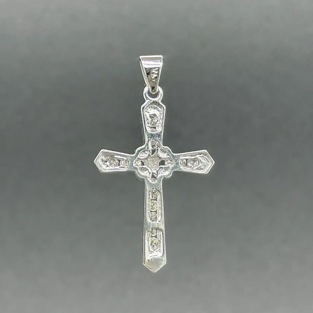 Estate 14K W Gold 0.24ctw H-I/SI2-I1 Diamond Cross Pendant