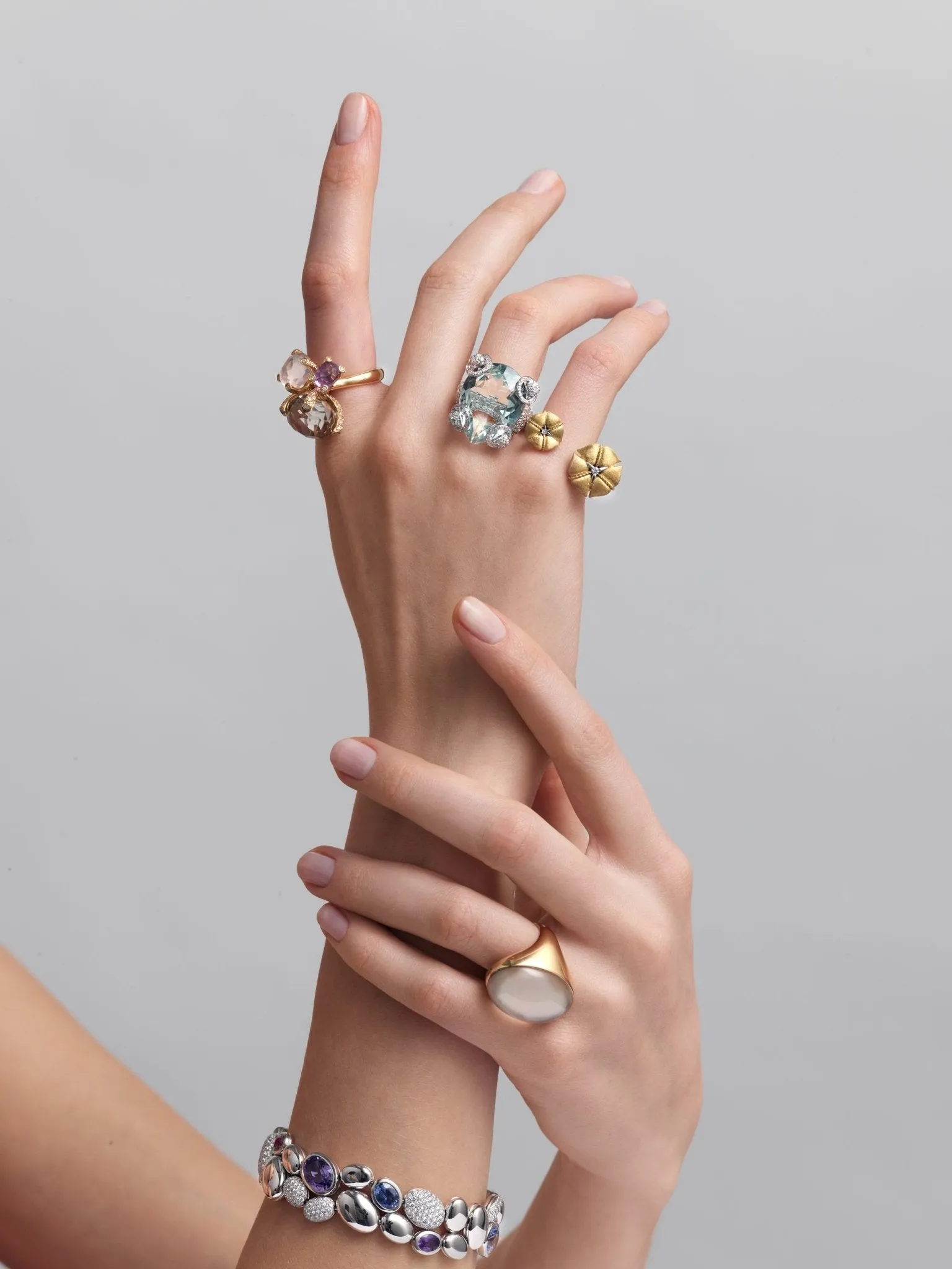 Nanis 18K Yellow Gold Multi-stone Ring Sz. 7 AS3-477
